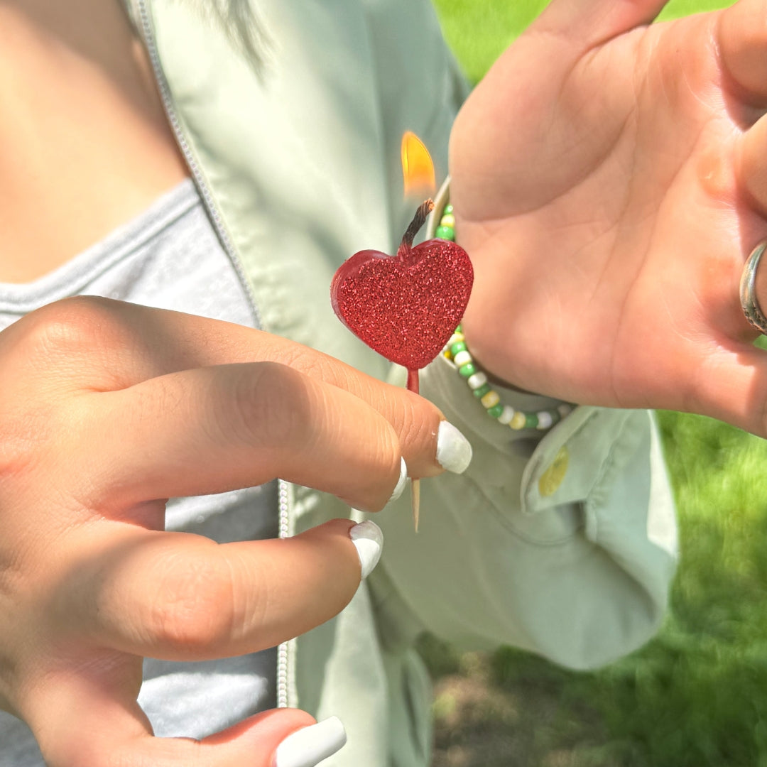 Modelo corazones glitter